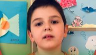 Kosta (7) ceo život provodi u izolaciji, jer svakog trenutka može da proradi strašna bolest