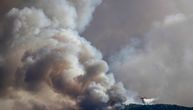 Veliki požar na Kozjaku, vetar u jačanju: Vatra se približava kućama