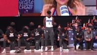 Prvi NBA igrač koji je odbio da kleči i nosi majicu: Košarkaš Orlanda stajao tokom himne