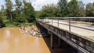 Desetine tona otpada oštetile most na Zapadnoj Moravi: Srušen jedan od nosećih stubova
