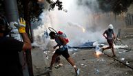 Bejrut još "gori": Lete kamenice, demonstranti upali u dva ministarstva