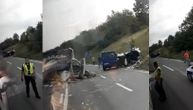 Šestoro povređenih u teškom udesu kod Mladenovca: Jedan kamion potpuno smrskan