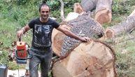 Radoslav sam obori grdosiju od 40 metara, nikada se nije plašio: Najhrabriji drvoseča u selu