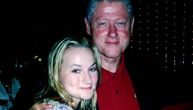 Fotografije Bila Klintona u najvećem pedofilskom skandalu veka: Masira ga Epstajnova žrtva
