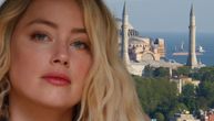 Glumica na meti kritika nakon posete Aja Sofiji u Istanbulu: Prekrila kosu, ali ne i grudi