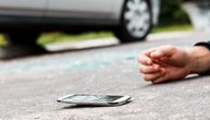 Vranjanka vozila u rikverc i pokosila staricu: Nesrećna žena pala na put i zadobila teške povrede
