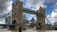 Neuobičajen kvar na atrakciji Londona: Zaglavili se delovi Tauerbridža, most nije mogao da se spusti