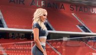 Albanske seksi novinarke zasenile Zvezdu na stadionu u Tirani, među njima bila i zanosna Srpkinja