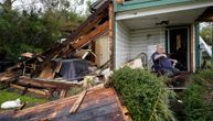 Uragan Lora udario na Luizijanu i doneo haos: Drvo palo na kuću, poginula devojčica
