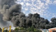 Huge fire in Nis, billows of smoke: Paint and varnish warehouse burning, firefighters at the scene