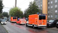 Baba pozvala policiju, oni u stanu zatekli petoro mrtve dece: Majka skočila pod voz, Nemačka u šoku