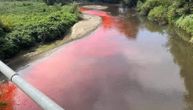 Slike Zapadne Morave crvene kao krv: Ovako je izgledala ofarbana reka koja teče kroz srce Srbije