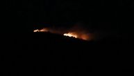 Ponovo se aktivirao požar na Visu, vatrogasci ga okružili: Izgorelo oko 10 hektara rastinja i šume