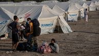 Oko 700 migranata se seli s Lezbosa u kontinentalni deo Grčke