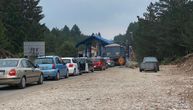 Srbi požurili da se pre 18 sati vrate iz Crne Gore: Od rane zore kilometarske kolone na Jabuci