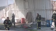 Požar na putničkom brodu u Šibeniku: Vatrogasci od jutra gase vatru