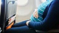 Beba koja je rođena u avionu osvojila besplatne karte za putovanja tokom celog života