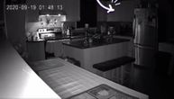 Sigurnosna kamera usnimila nadrealnu scenu u jednom stanu: Da li su duhovi ili?!