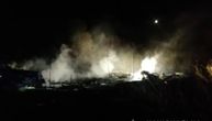 Užasne scene sa mesta pada aviona u Ukrajini: Olupina letelice u plamenu kraj puta, 25 poginulo