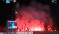 Gore Lučani: Delije bakljadom i vatrometom, ispred stadiona, proslavile Zvezdine golove