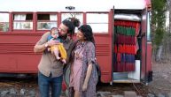 Bračni par i njihova beba žive u školskom autobusu od 2018. godine: Plan je im da obiđu ceo svet