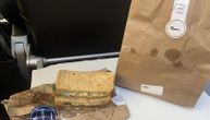 Putnici besni zbog sendviča koje su dobili u avionu: Da li je ovo prihvatljiv obrok u biznis klasi?