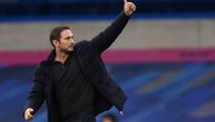 Komična situacija: Čelsi okačio baner na stadionu "Verujemo u Lamparda", danas ga otpustili