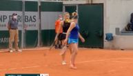 Skandal na Rolan Garosu, pogledajte šta radi teniserka: Procurio snimak nameštenog meča