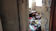 Mučne fotografije stana u Beogradu u kom su zakopane mrtve mačke: Bibliotekarka i ćerka jele otpatke