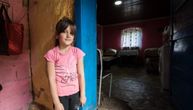 Dragana (9) proslavlja rođendan kilometrima daleko od komšija: Do nje se stiže kroz blato i šumu