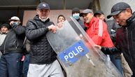 Demonstranti upali u skupštinu: Upravo se dešava 6. oktobar, u Kirgistanu