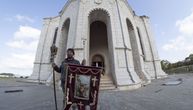 Vernika u bombardovnoj crkvi Biblija spasla pogibije: Još jedno čudo iz Nagorna Karabaha