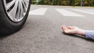 BMW-om udario čoveka na pešačkom prelazu i teško ga povredio: Krivična prijava za vozača