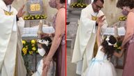 Smeh do suza: Devojčica usred mise "bacila petaka" katoličkom svešteniku