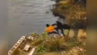 Žena gurnula prijateljicu u vodu, na kraju se obe udavile: Kamere snimile uznemirujuću scenu