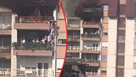 Dramatična akcija spasavanja devojčice iz požara u Beogradu: Radnici spuštali tinejdžerku sa terase