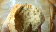 Domaći šupljikav hleb sa hrskavom koricom koji se ne mesi: Jednostavan recept koji ćete obožavati!