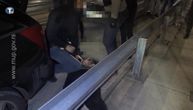 Brutalan snimak hapšenja dilera (28) iz Obrenovca: Drogu držao u gepeku, završio licem na asfaltu