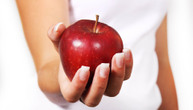 Kako da prepolovite jabuku bez noža: Ljudi na internetu oduševljeni trikom
