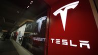 Tesla povlači više od 50.000 vozila: Ova softverska funkcija je sporna, a tiče se bezbednosti