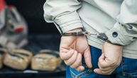 "Gnev" još stiže dilere: Uhapšen mladić u Pazovi, pod sedištem auta mu pronašli pola kilograma droge