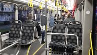 Fizički obračun žena u autobusu u Surčinu: Muškarac odgurnuo jednu od njih, ona ispala iz vozila