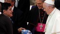 Papa Franja poslao brojanicu Maradoninoj porodici: Mnogo sam se molio za njega