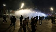 Hiljade demonstranata na ulicama Pariza: Ispalili vatromet na policiji, ona odgovorila suzavcem