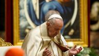 Papa Franja zbog bolova u krstima otkazao učešće u javnim događajima