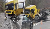 Težak udes kod Čačka: Vozač kamiona sleteo s puta i udario u bankinu, bore mu se za život
