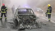 Vraćali se sa Zlatibora, zapalio im se BMW: Četvoročalna porodica izbavljena, auto skroz izgoreo