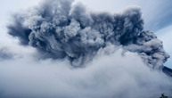 Vulkan Sinabung na Sumatri ponovo izbacuje oblake dima: Ljudi upozoreni na opasnost od lave