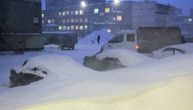 Pet dana neprekidnih padavina zatrpalo sibirski grad: Sve je pod snegom