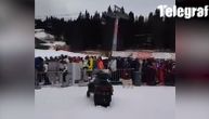 Snimak mora ljudi na Kopaoniku: Zbijeni čekaju red na žičaru, skijaša ima kao da korone nema